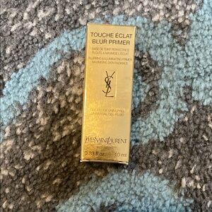 Yves Saint Laurent Touche Éclat Blur Primer